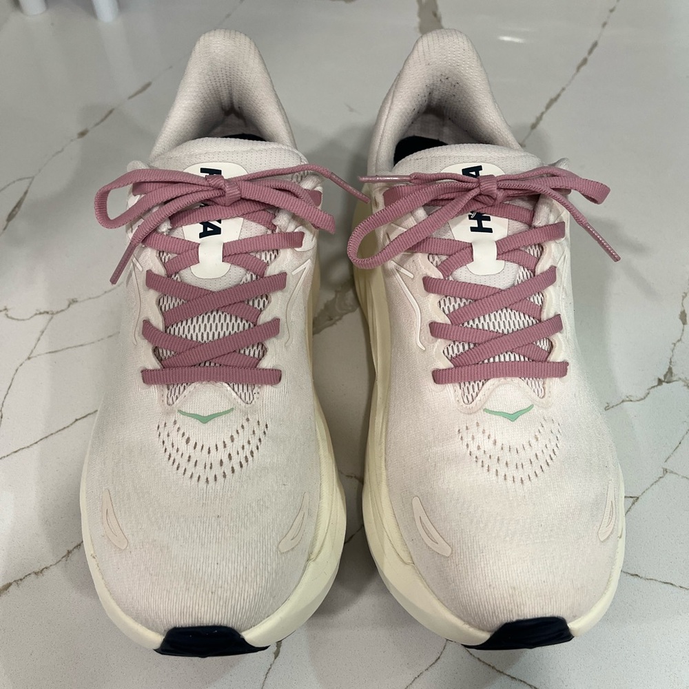 Hoka Arahi 8 Running Shoes Women’s Size 8.5B Color Rose Cream/Alabaster - Picture 3 of 9